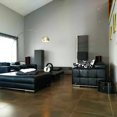 Magnifique 220m2- Quartier Residentiel Le Carreyrat - 6 A 8 Pers - 3 Doubles - Grand Jardin Et Terrasses *