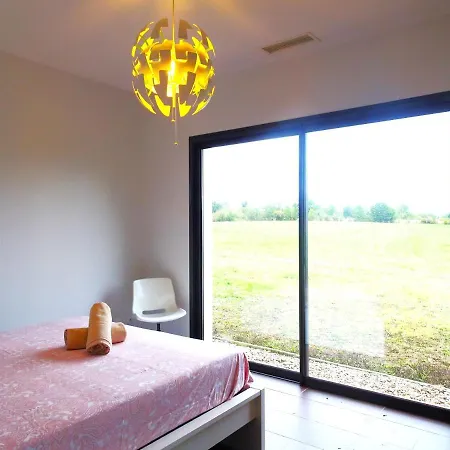 Villa Magnifique 220m2- Quartier Residentiel Le Carreyrat - 6 A 8 Pers - 3 Doubles - Grand Jardin Et Terrasses *