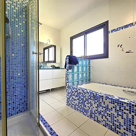Magnifique 220m2- Quartier Residentiel Le Carreyrat - 6 A 8 Pers - 3 Doubles - Grand Jardin Et Terrasses Villa *