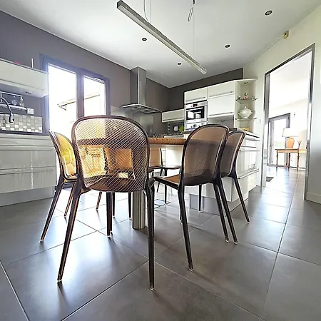 Magnifique 220m2- Quartier Residentiel Le Carreyrat - 6 A 8 Pers - 3 Doubles - Grand Jardin Et Terrasses *